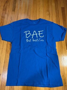 Best Aunt Ever Tee Medium Blue BAE Graphic Shirt